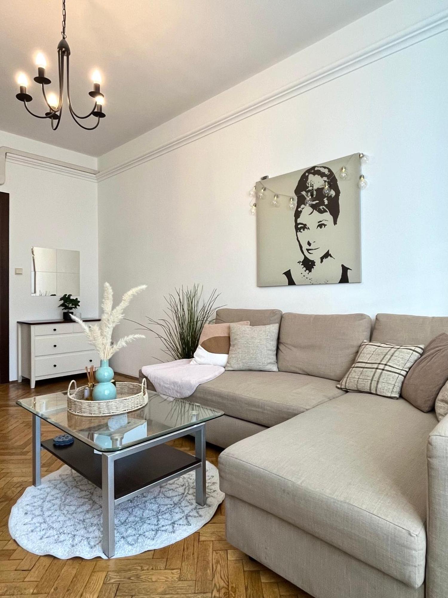 Audrey Hepburn Apartment Old Town Air Conditioned Братислава Екстер'єр фото