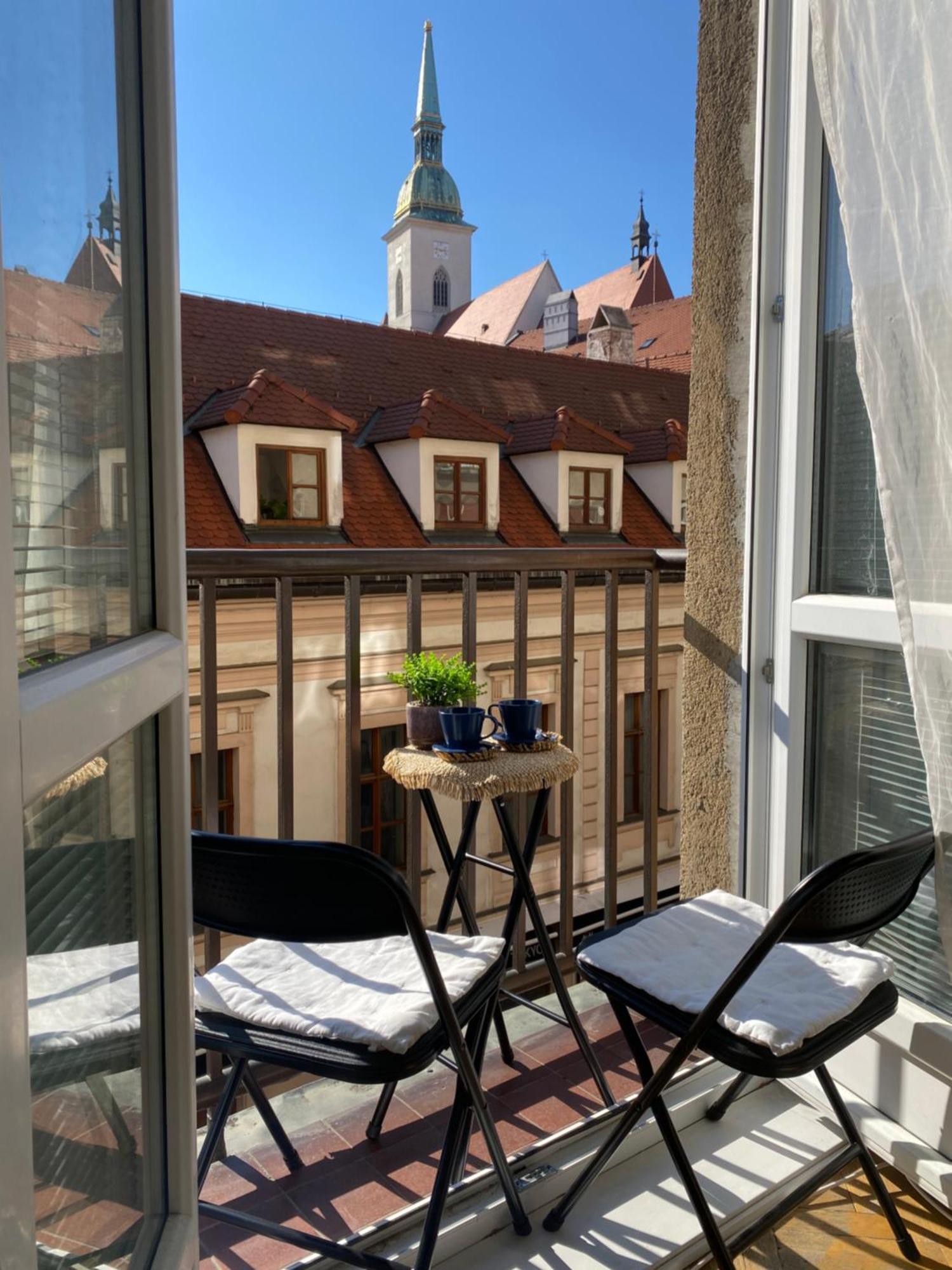 Audrey Hepburn Apartment Old Town Air Conditioned Братислава Екстер'єр фото